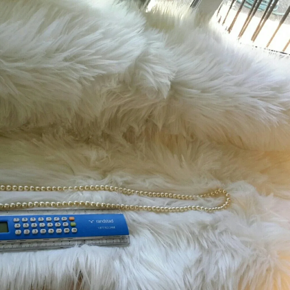 LONG Pearl Strand Necklace Realistic Faux Pearls WHITE CREAM Vintage Costume - Picture 8 of 9